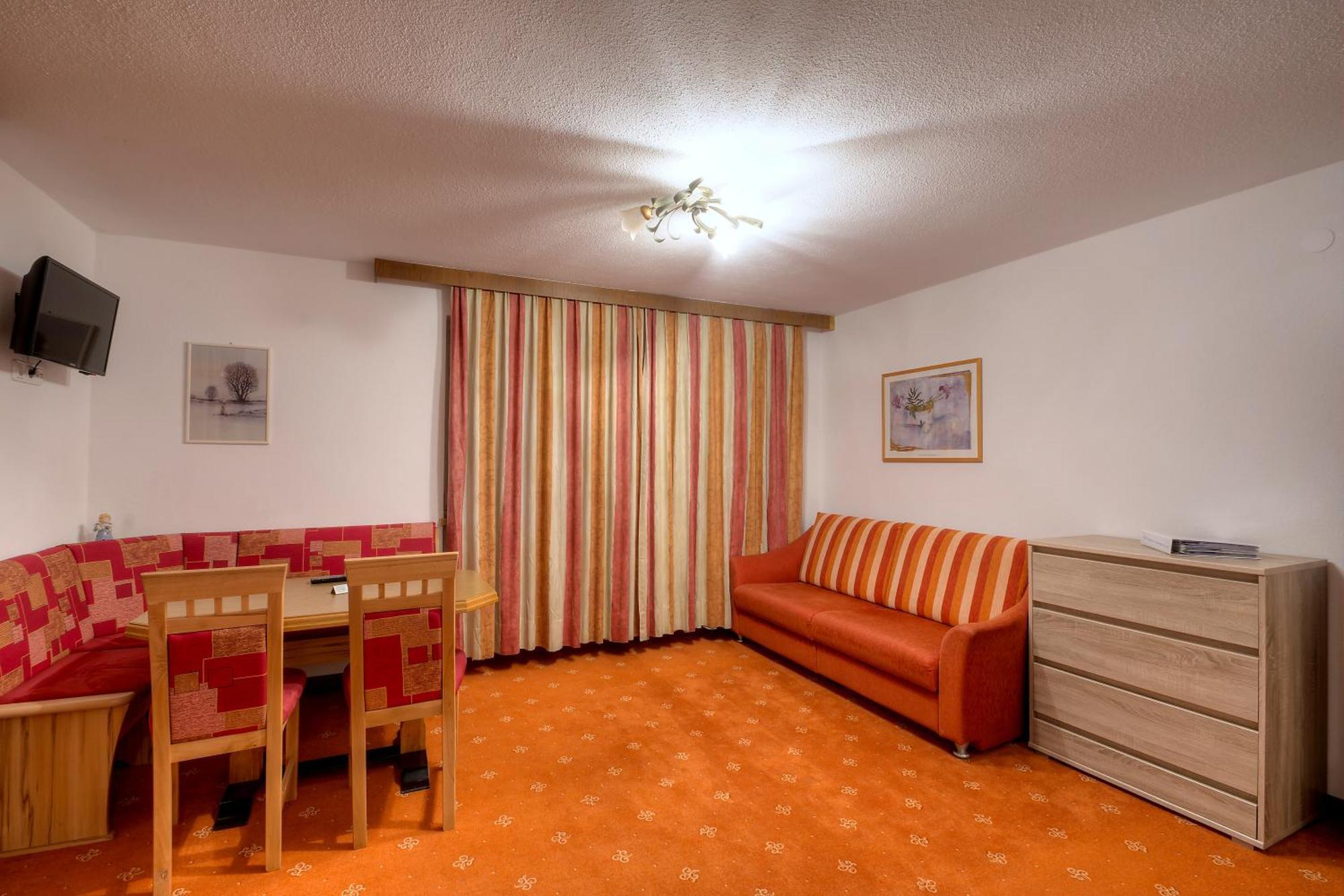 Ferienhaus Bergkristall Pettneu am Arlberg Pokoj fotografie